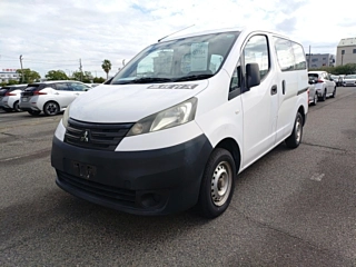 MITSUBISHI DELICA 2013