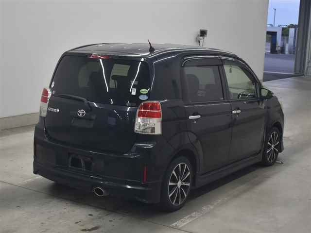 TOYOTA SPADE 2012