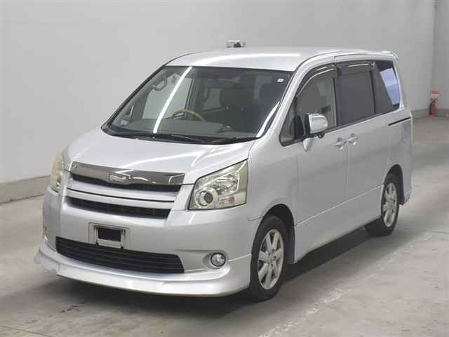 TOYOTA NOAH 2008