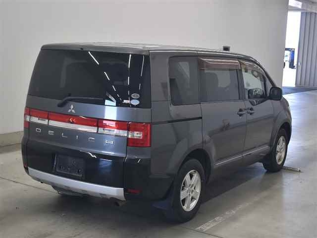 MITSUBISHI DELICA D5 2012