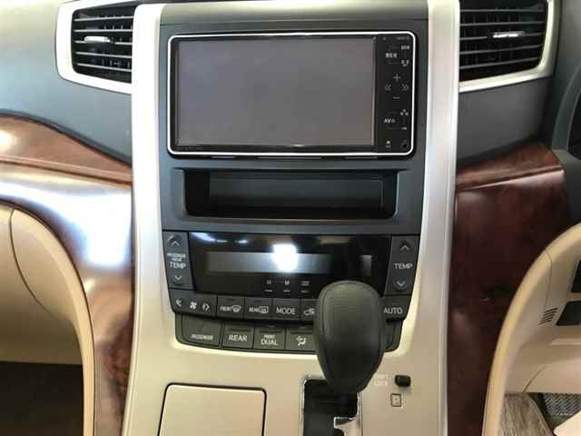 TOYOTA VELLFIRE 2009