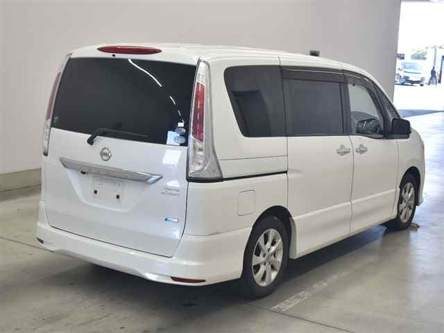 NISSAN SERENA 2011