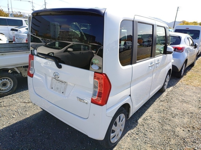 DAIHATSU TANTO 2015