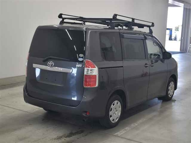 TOYOTA NOAH 2008