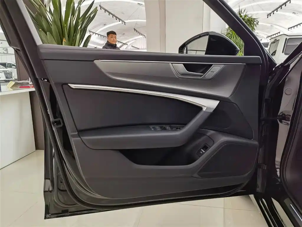 AUDI A6L 2024