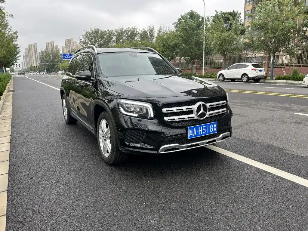 MERCEDES BENZ GLB 2023