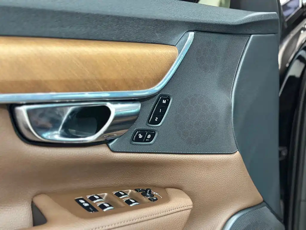 VOLVO S90 2020