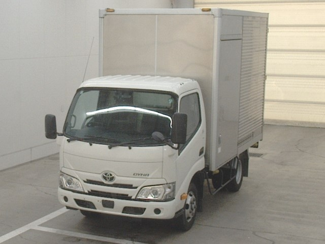 TOYOTA DYNA 2020