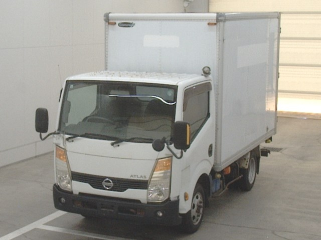 NISSAN ATLAS 2012