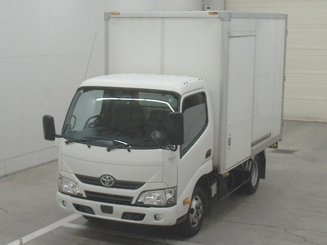 TOYOTA DYNA 2018