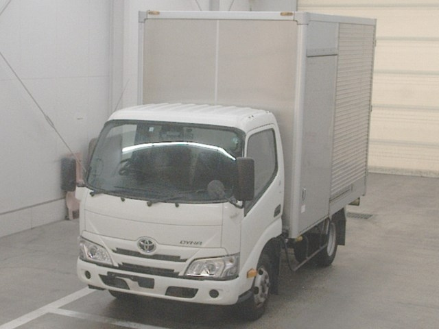 TOYOTA DYNA 2020