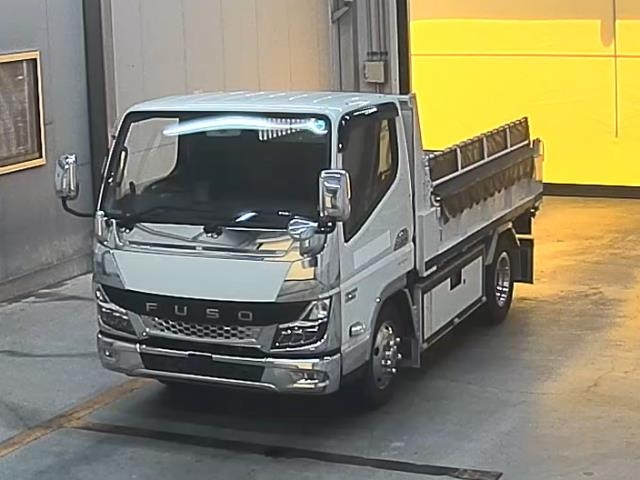 MITSUBISHI CANTER 2023