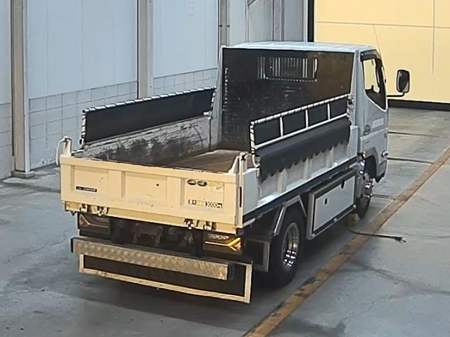 MITSUBISHI CANTER 2023