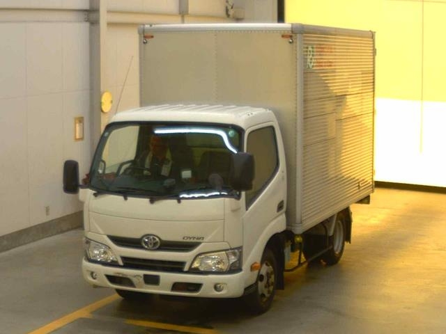 TOYOTA DYNA 2017