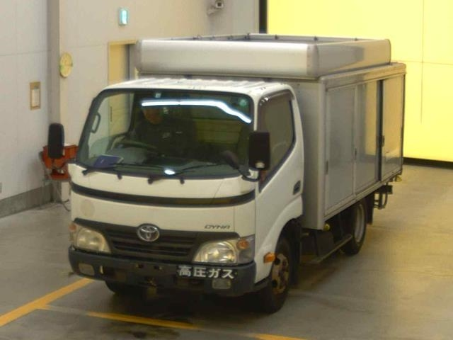 TOYOTA DYNA 2010