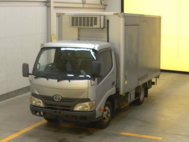 TOYOTA DYNA 2012