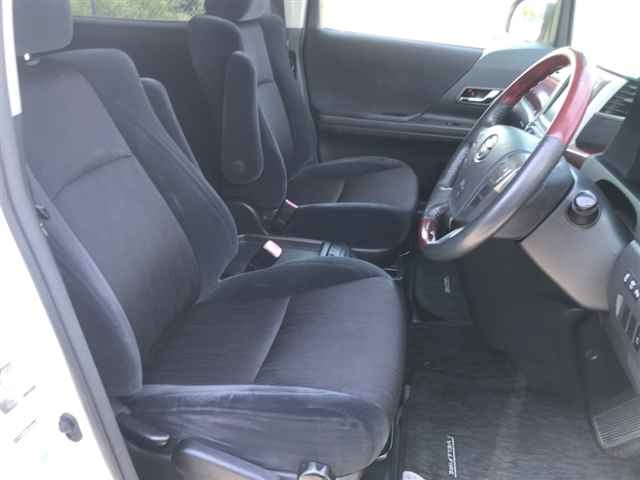 TOYOTA VELLFIRE 2008