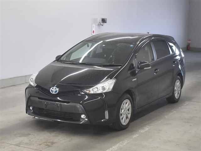 TOYOTA PRIUS ALPHA 2015