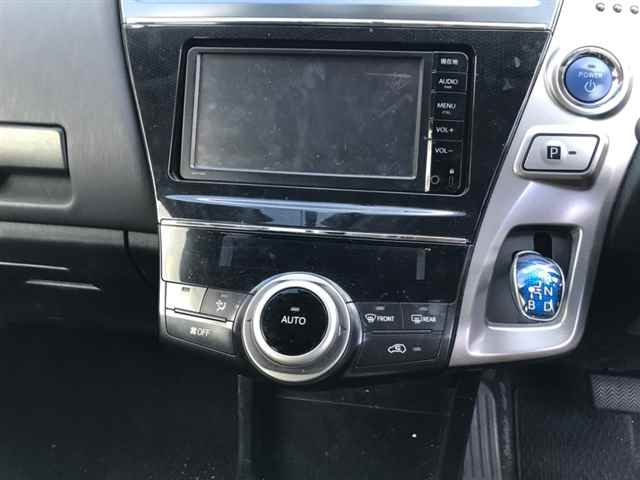 TOYOTA PRIUS ALPHA 2015
