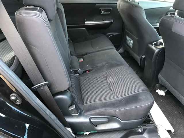 TOYOTA PRIUS ALPHA 2015