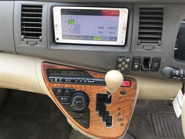 TOYOTA ISIS 2013