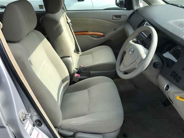 TOYOTA ISIS 2013