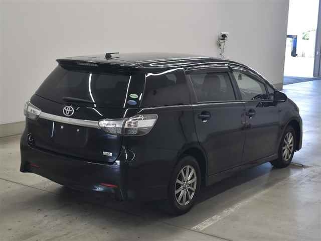 TOYOTA WISH 2013
