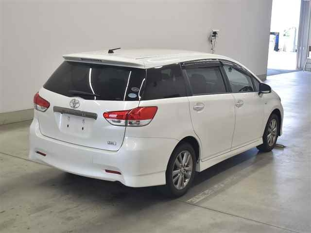 TOYOTA WISH 2012