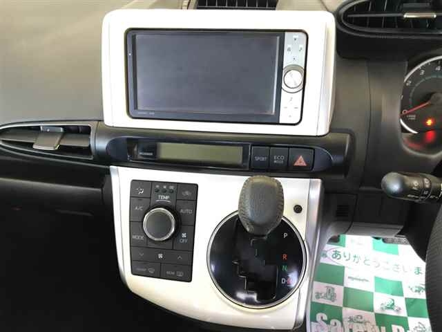 TOYOTA WISH 2012