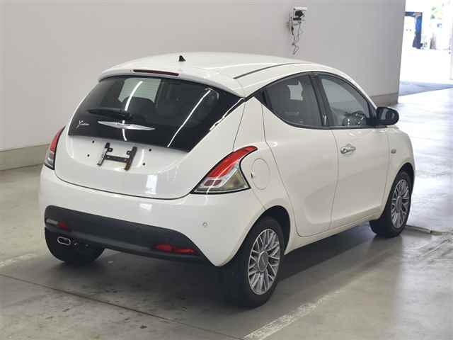 CHRYSLER YPSILON 2014