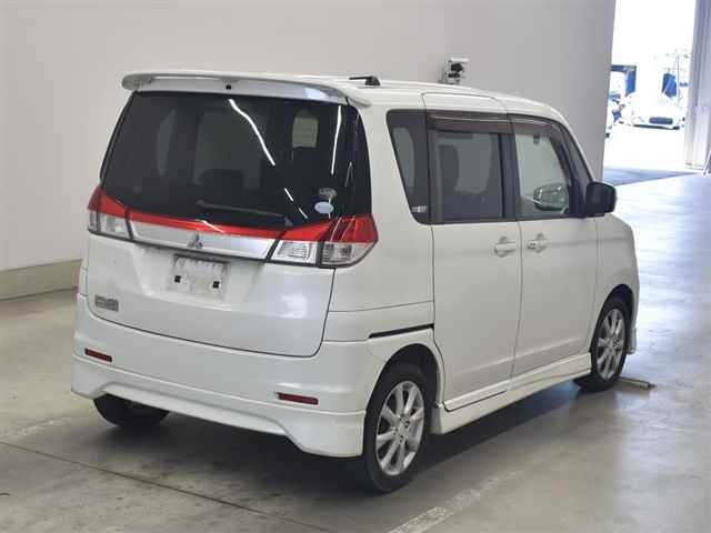 MITSUBISHI DELICA D2 2013