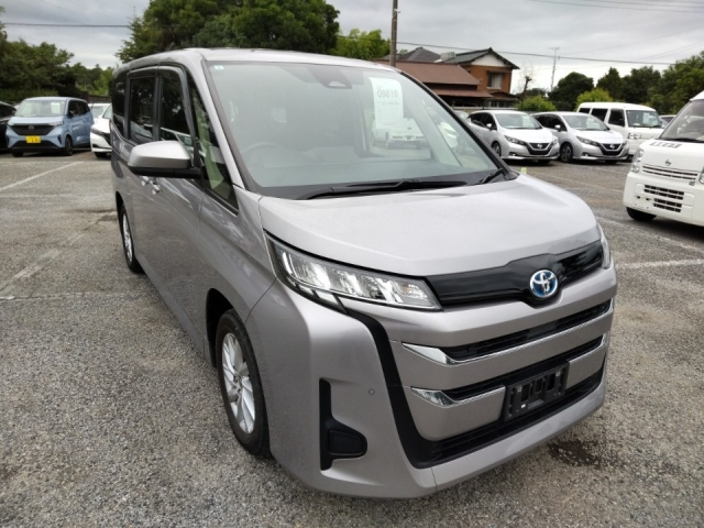 TOYOTA NOAH 2022