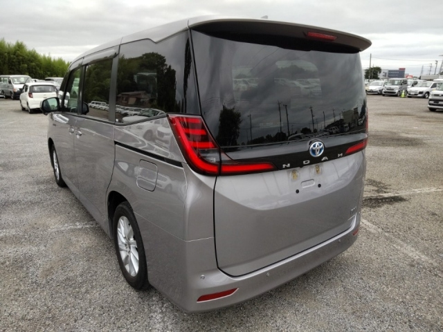 TOYOTA NOAH 2022