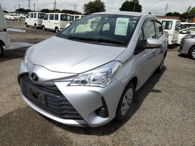TOYOTA VITZ 2019