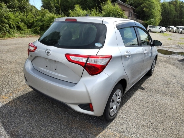 TOYOTA VITZ 2019
