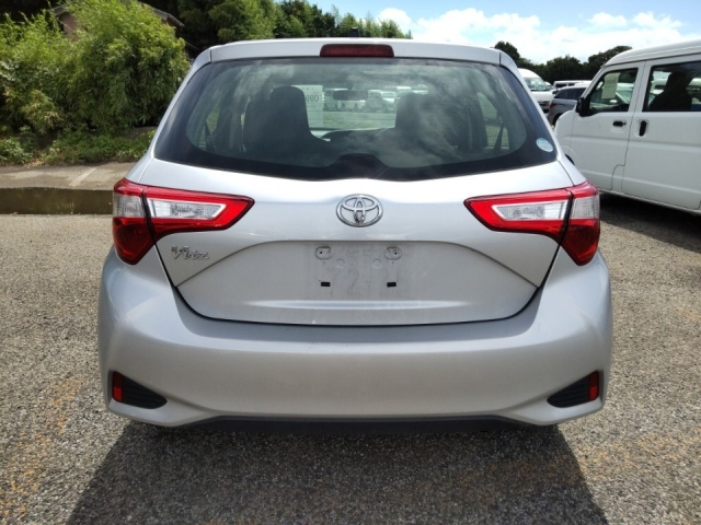 TOYOTA VITZ 2019