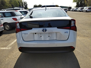 TOYOTA PRIUS 2020