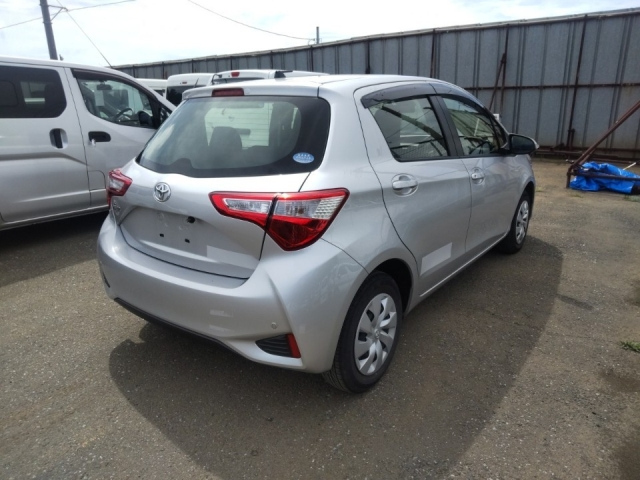 TOYOTA VITZ 2020