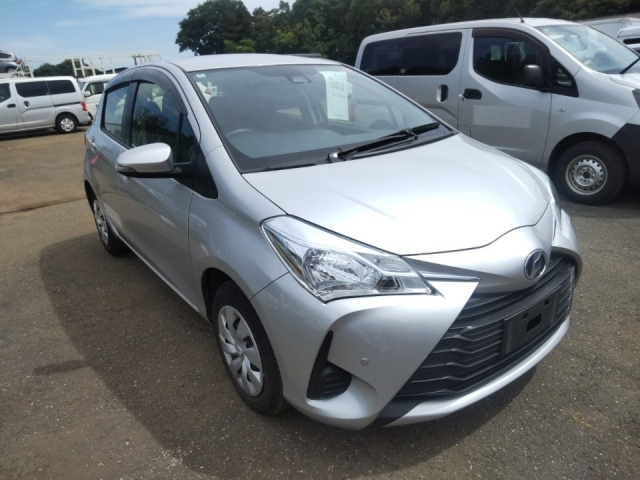 TOYOTA VITZ 2020