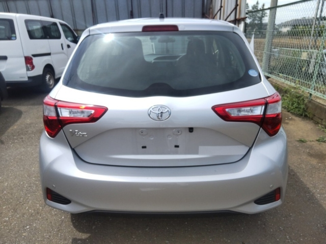 TOYOTA VITZ 2020
