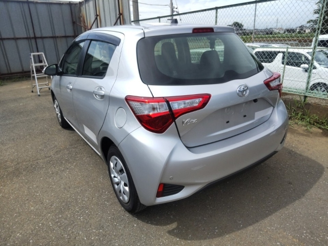 TOYOTA VITZ 2020