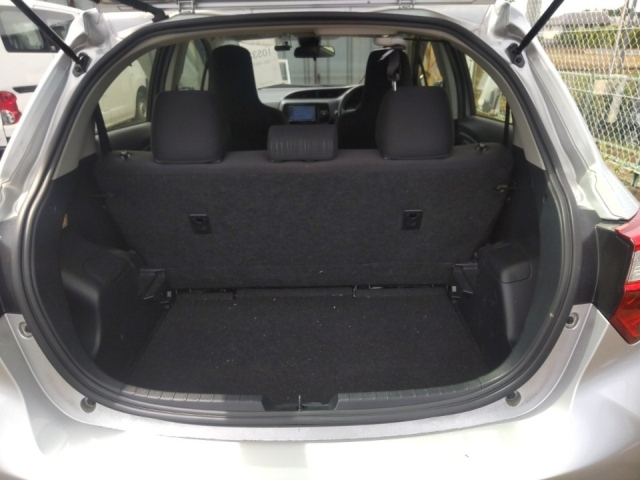 TOYOTA VITZ 2020