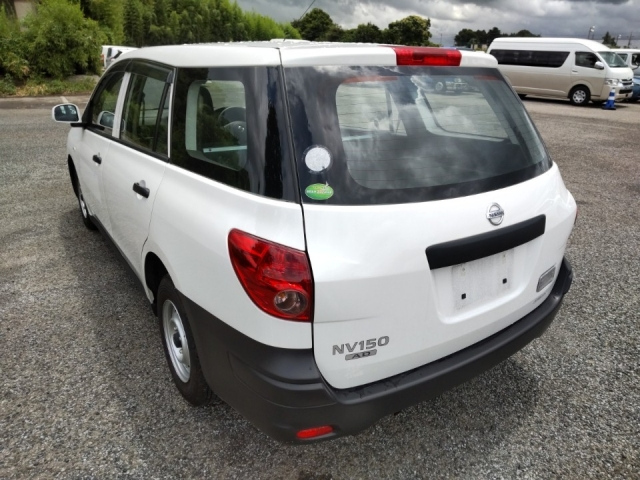 NISSAN AD 2020