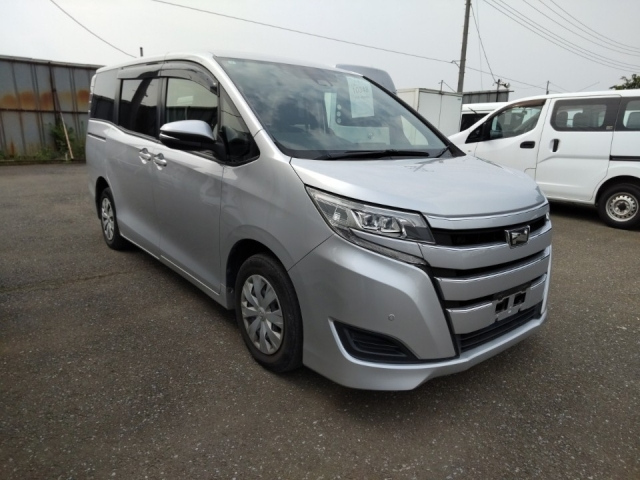TOYOTA NOAH 2019