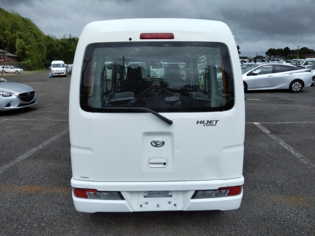 DAIHATSU HIJET VAN 2020