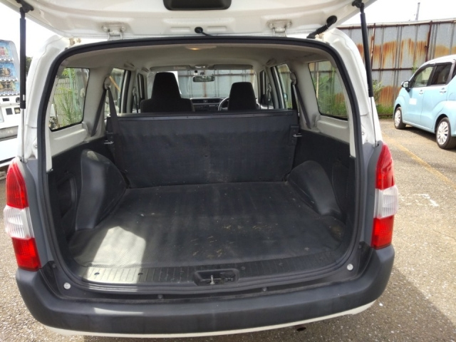 TOYOTA PROBOX 2017