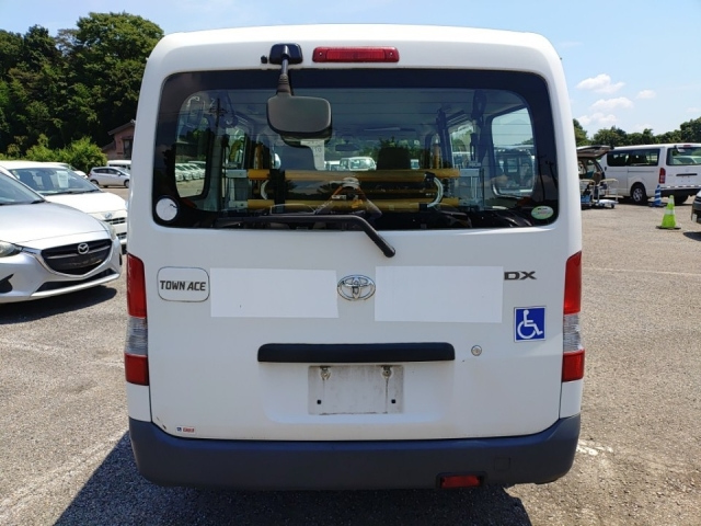 TOYOTA TOWN ACE VAN 2011