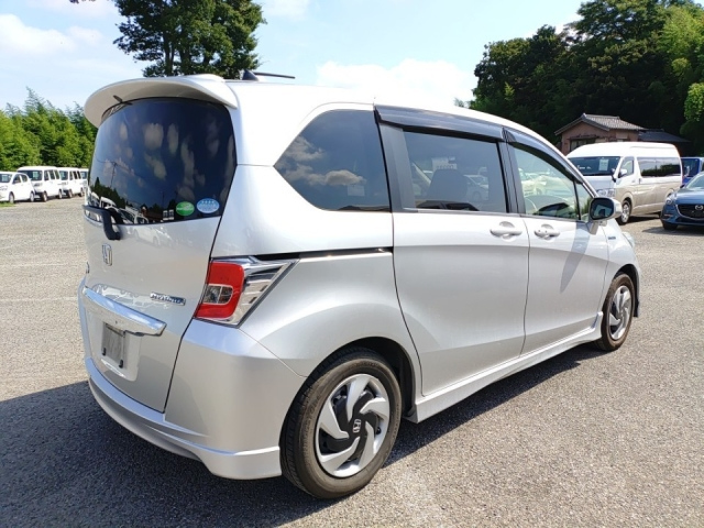 HONDA FREED 2016