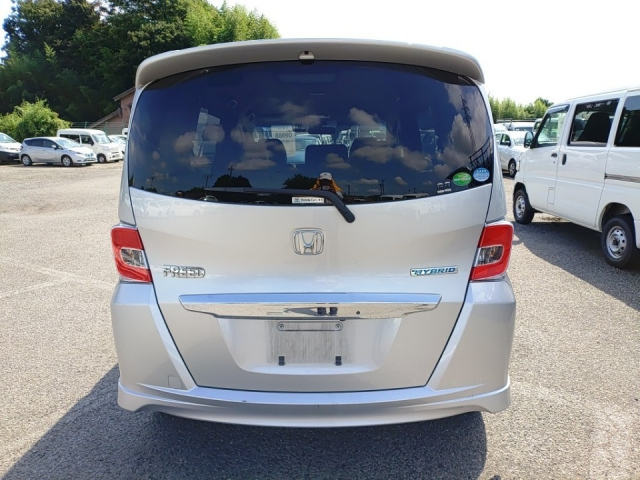 HONDA FREED 2016