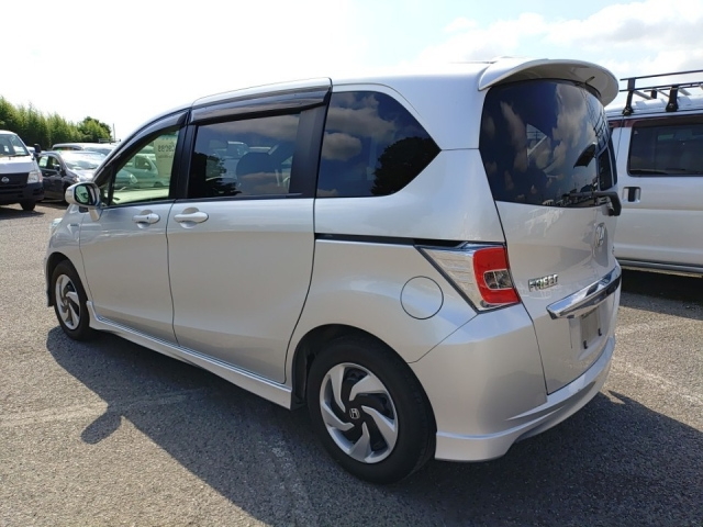 HONDA FREED 2016